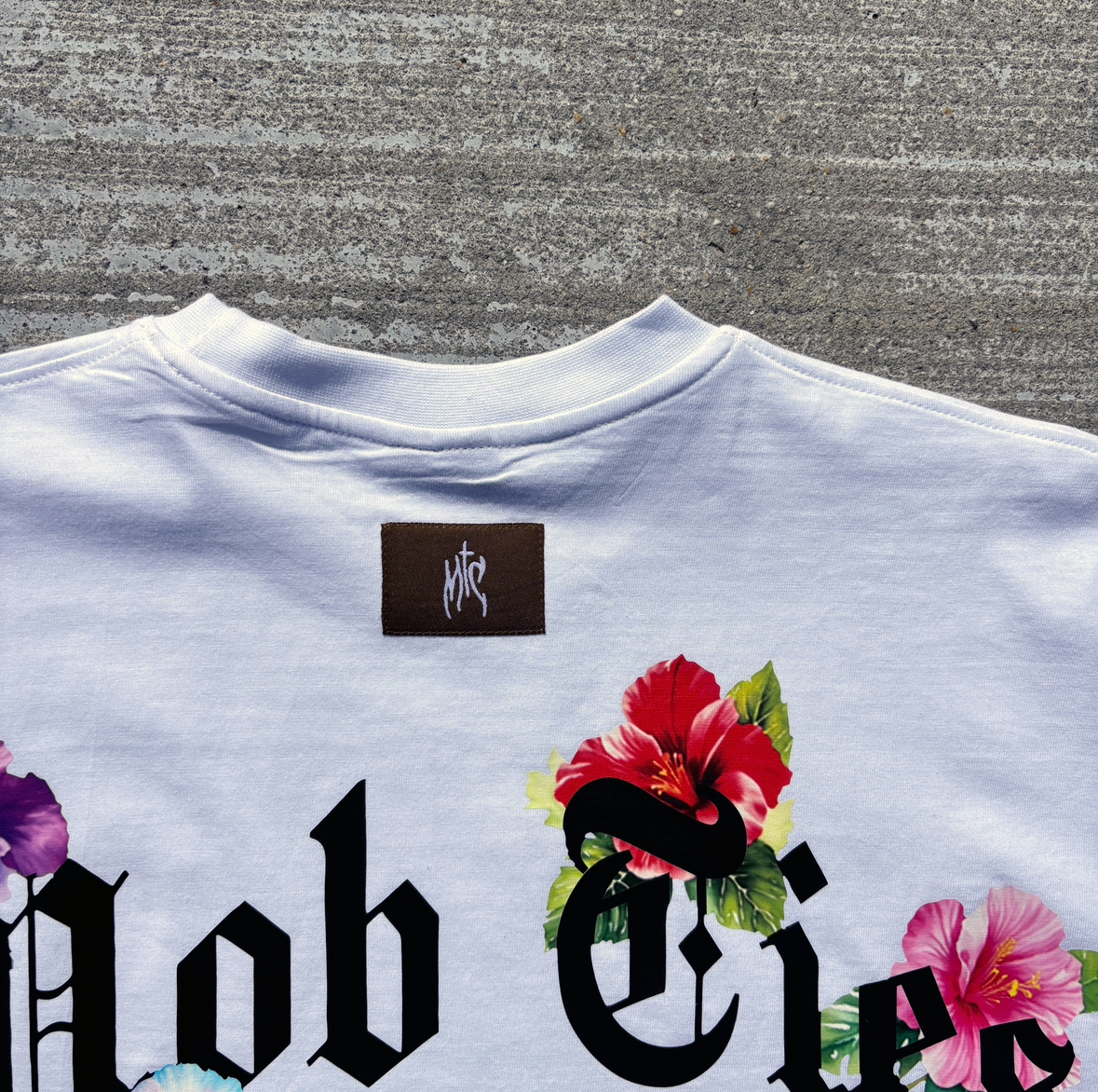 GIVE FLOWERS TEE (WHITE)